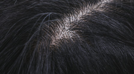 男性のパサパサ髪の原因はコレ！乾燥した髪にうるおいを与えるヘアケア