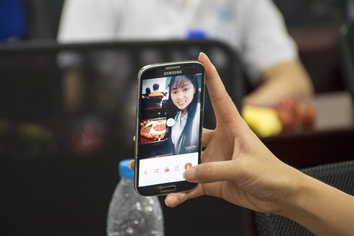 カラーリングするなら髪の見本を見せよう！