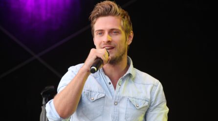 アップバンクショートの作り方！スタイリングのできるメンズはモテる！