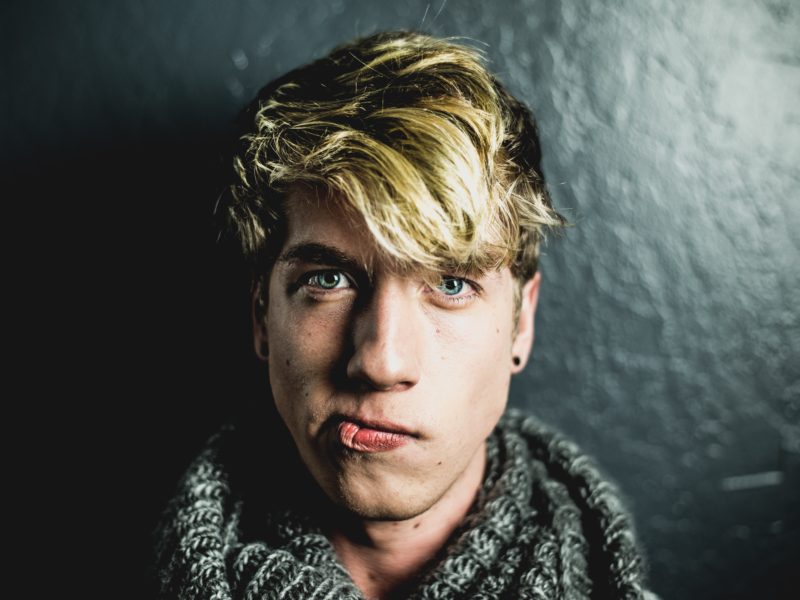 40歳を超えた男性の髪型で金髪はあり？なし？