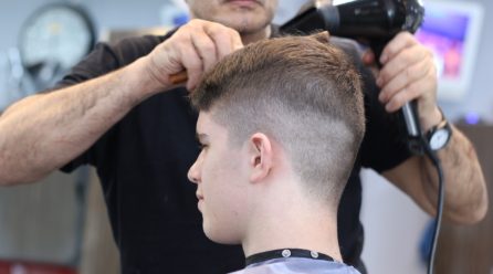 男性の夏の髪型はショートで決まり？