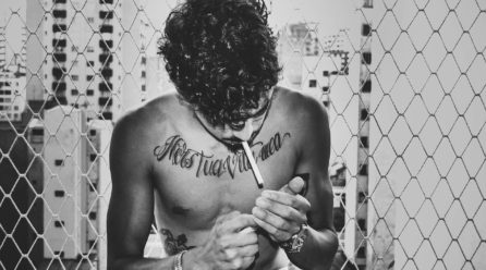 ヘアグリースの使い方・種類を徹底解説！ポマードとはどう違う？