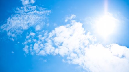 髪に使える日焼け止めスプレーの選び方！メンズにおすすめの日焼け止め5選