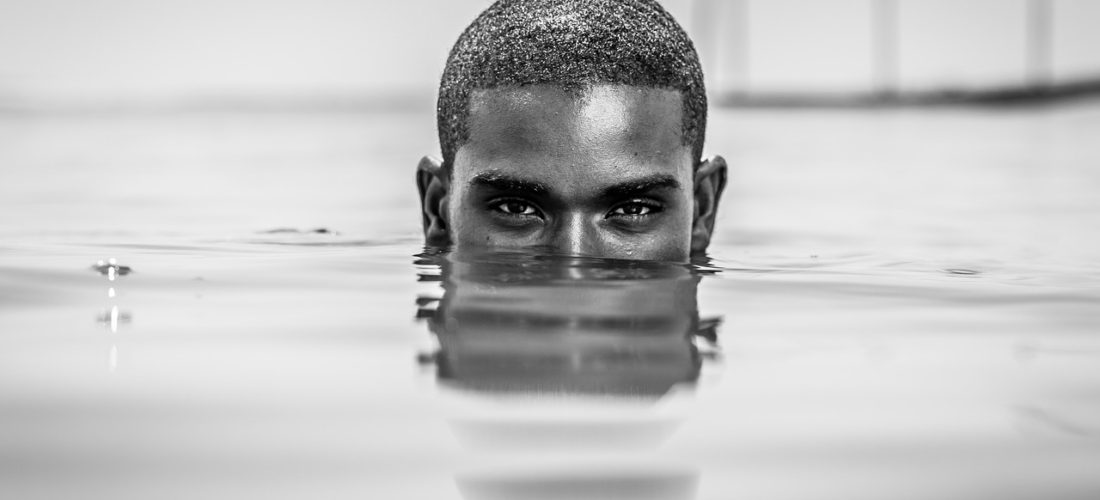 おでこが広い男性も前髪次第で印象が大きく変わる