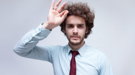 髪の毛先がはねる原因は？メンズ向けスタイリング方法