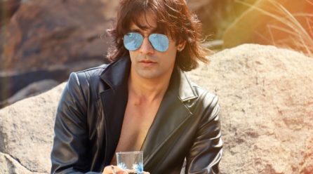 髪がサラサラすぎてセットできない！直毛メンズのへアセット方法