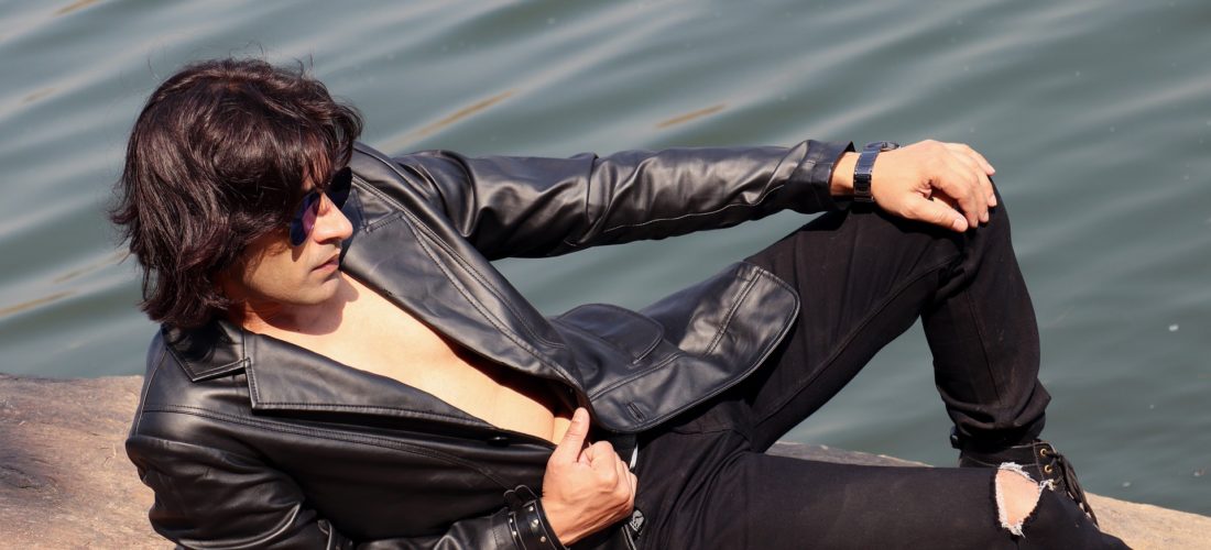 薄毛の原因?ロン毛の男が髪を結ぶ際に気を付けるべきポイント