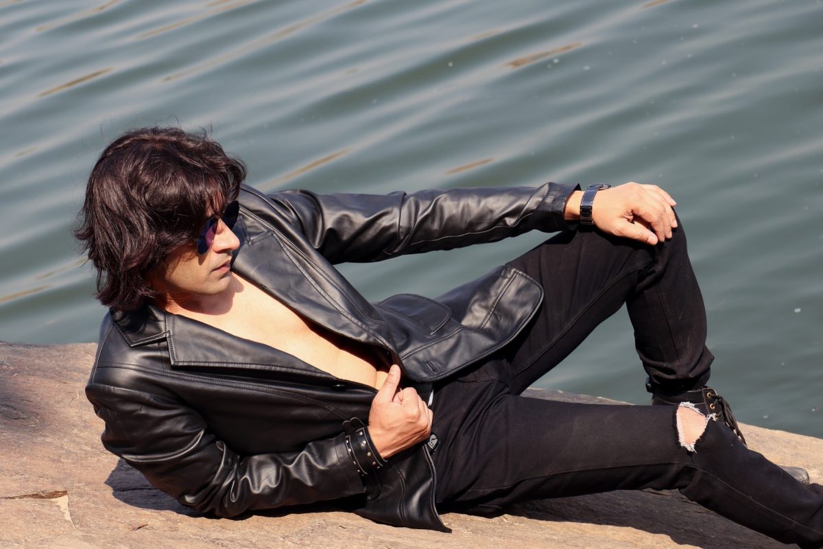 薄毛の原因？ロン毛の男が髪を結ぶ際に気を付けるべきポイント