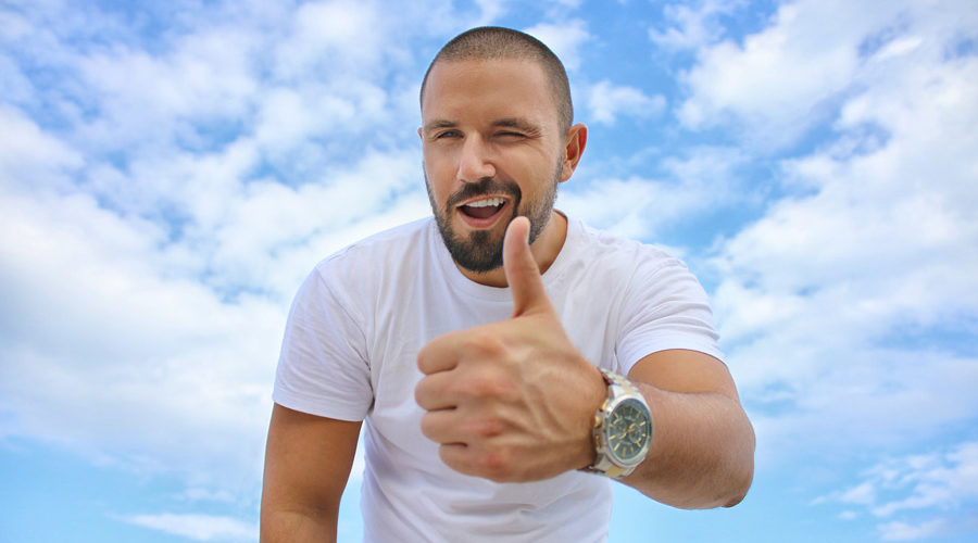 こめかみが薄いM字ハゲにおすすめの髪型！ヘアセットのコツと注意点