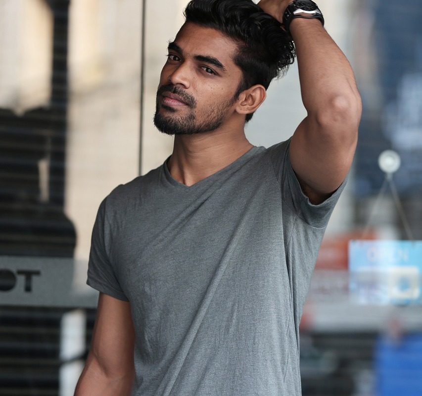 髪を伸ばすか迷う！髪を切るメリット・デメリットと伸ばす際の注意点