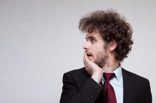 髪が浮く原因！男性の髪をきれいにまとめるコツ