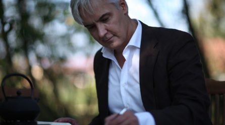 育毛剤を使用すると白髪が増えるって噂は本当？