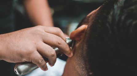 前髪のサイドが薄い！原因と対策を徹底解説